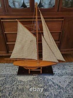 1895 America's Cup Racer 36 Wooden Model Pond Yacht Sail Boat With Stand