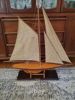 1895 America's Cup Racer 36 Wooden Model Pond Yacht Sail Boat With Stand