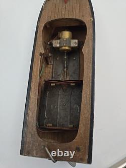 2 Small Wood Boat Models(NOT WORKING)For Parts Hobby Boat Kits W / Motors