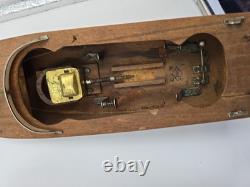 2 Small Wood Boat Models(NOT WORKING)For Parts Hobby Boat Kits W / Motors