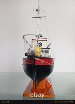 2x1 1 Model And One diorama model of the movie jaws 1975 scale orca boat