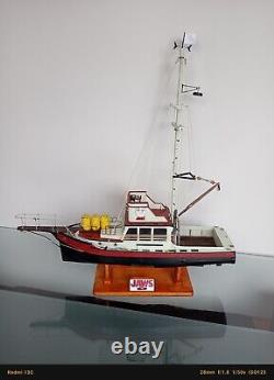 2x1 1 Model And One diorama model of the movie jaws 1975 scale orca boat