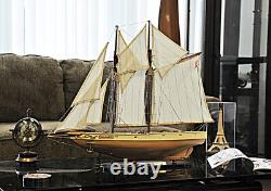30 Inch Bluenose II Fully Assembled Wooden Wood Boat Model Replica New