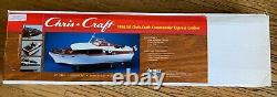 31 DUMAS 1954 Chris Craft Commander Express Cruiser #1244 R/C Boat