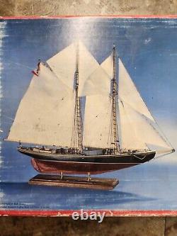 32 Model Shipways Canadian Fishing Schooner'Bluenose' Wood Ship Model Kit