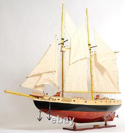 47 Inch Bluenose II Painted L Wooden Wood Model Boat Replica Ship New