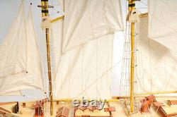 47 Inch Bluenose II Painted L Wooden Wood Model Boat Replica Ship New