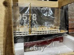 Beautiful Large Savy RMS Lusitania British Ocean Liner Wooden Ship Model 39 NEW