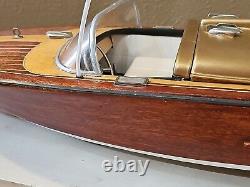 Chris Craft R/C Runabout Speed Boat Classic 27 Model with Custom Wood Box
