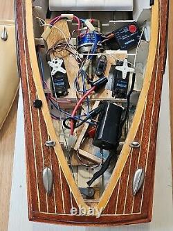 Chris Craft R/C Runabout Speed Boat Classic 27 Model with Custom Wood Box