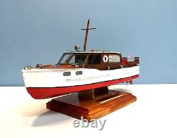 Chris Craft style model boat custom built wooden cabin cruiser model toy yacht