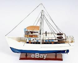 Dickie Walker California Fishing Boat 25.5 Wood Model Ship Assembled