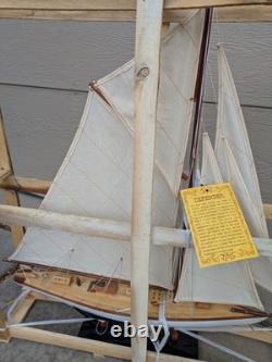 Drexel Heritage Defender Yacht Wood Sail Boat Ship Replica Model Sculpture