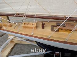 Drexel Heritage Defender Yacht Wood Sail Boat Ship Replica Model Sculpture