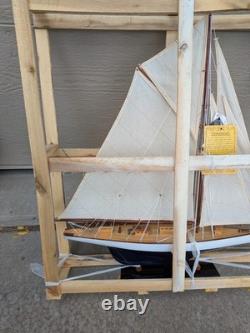Drexel Heritage Defender Yacht Wood Sail Boat Ship Replica Model Sculpture