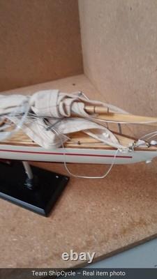 ENDEAVOUR Yacht 24 inch Painted Wooden Model Boat G2U