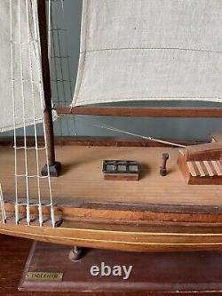 Endeavour America's Cup J Class Yacht Wood Model 32 Boat Sailboat Beautiful
