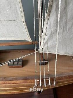 Endeavour America's Cup J Class Yacht Wood Model 32 Boat Sailboat Beautiful