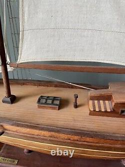 Endeavour America's Cup J Class Yacht Wood Model 32 Boat Sailboat Beautiful
