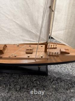 Fine Quality Planked Display Model Sailboat Sloop 33L 37T With Brass Fittings