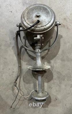 Half Mile Ray Model 833 Ship Chris Craft Wood Boat Deck Bow Light Boating