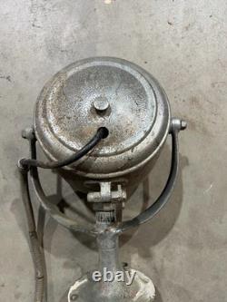 Half Mile Ray Model 833 Ship Chris Craft Wood Boat Deck Bow Light Boating