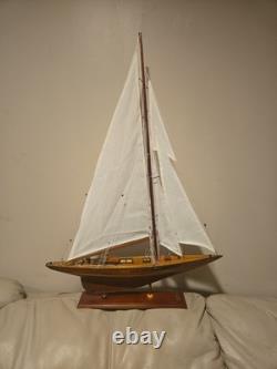 Handcrafted Model Yacht, SHAMROCK V replica. Elegant nautical display