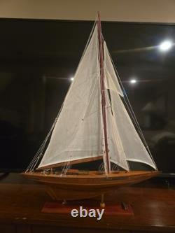 Handcrafted Model Yacht, SHAMROCK V replica. Elegant nautical display