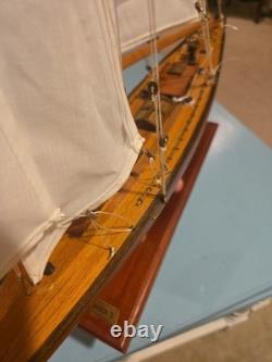 Handcrafted Model Yacht, SHAMROCK V replica. Elegant nautical display