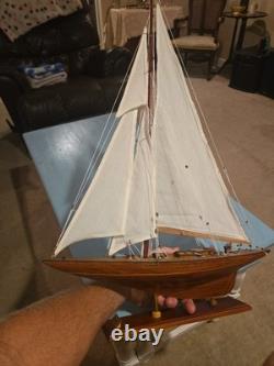 Handcrafted Model Yacht, SHAMROCK V replica. Elegant nautical display