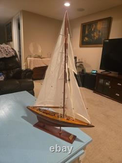 Handcrafted Model Yacht, SHAMROCK V replica. Elegant nautical display