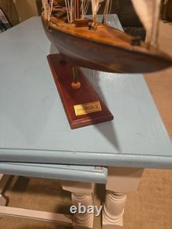 Handcrafted Model Yacht, SHAMROCK V replica. Elegant nautical display
