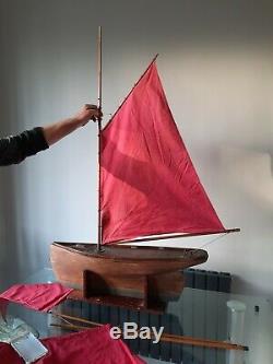 LATE 19th CENTURY FRENCH GAFF RIGGED BOAT / MODEL / POND