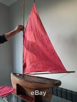 LATE 19th CENTURY FRENCH GAFF RIGGED BOAT / MODEL / POND