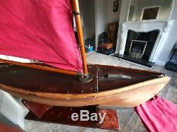 LATE 19th CENTURY FRENCH GAFF RIGGED BOAT / MODEL / POND