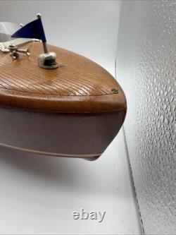 Lilliput Gordie model barrel back speedboat W stand Chris Craft Style Electric
