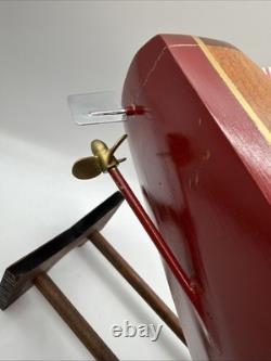 Lilliput Gordie model barrel back speedboat W stand Chris Craft Style Electric