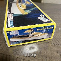MAINE LOBSTER BOAT Wood Display Model Kit MIDWEST PRODUCTS #991 RARE