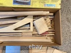 MIDWEST Boothbay Lobster Boat Model Boat Kit No. 964 R/C 30