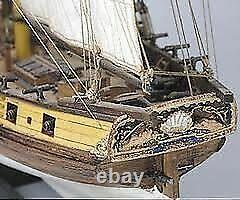 Mamoli MV35 Hunter Wood Plank-On-Frame Ship Model Kit Scale 1/72