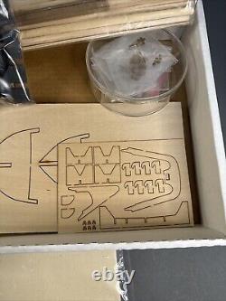 Model Shipways Bluenose 1921 Canadian Fishing Schooner 1/64 SCALE #2130