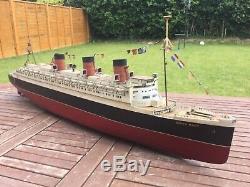 Model boat. Bassett lowke. Queen Mary. 40 inches long. Original electric motor