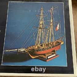 NEW Corel Toulonnaise Model Ship Italy 175 Scale