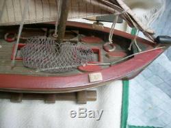 NICE! RARE Vintage Wood Model Fishing / Sail Boat on Base #2514