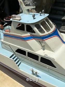 RC Model Boat