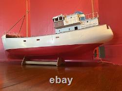 RC Model Fishing Boat (wooden)