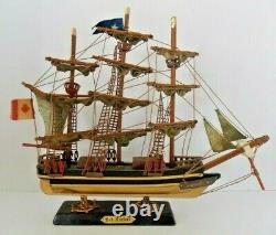 Red Jacket Clipper Wooden Replica Vintage Detailed Model Nautical Pre-owned