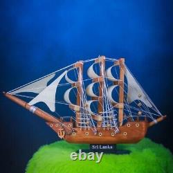 Sailboat Wooden Model Ship Classical Wooden Sailing Boat Scale Decoration Wooden