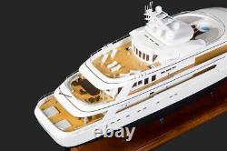 Seacraft Gallery Majestic Motor Yacht with LED lights Wooden Model Boat Ship