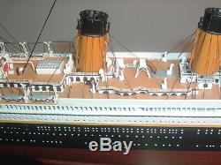 Titanic Wood Ship Model Franklin Mint Limited Edition 40/1000 With Dust Cover